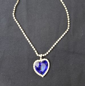Heart of the Ocean necklace